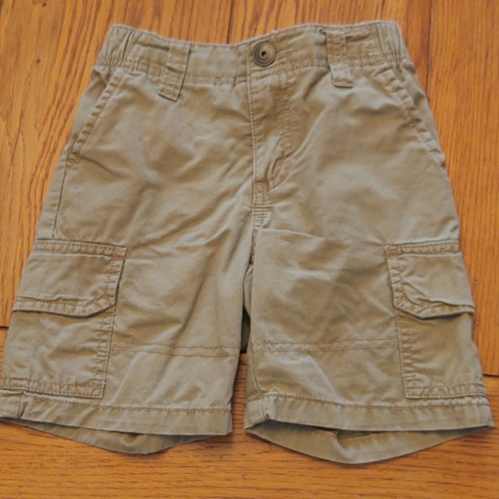 Little boys cargo shorts. Size 4. Gymboree